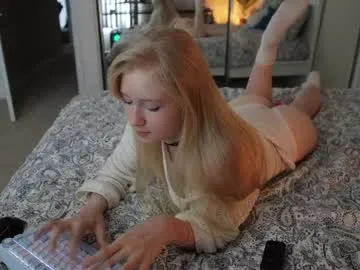 bestblondiiecb Image 19