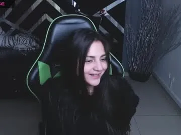 emily_cooper_t Image 6