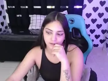 emily_cooper_t Image 8