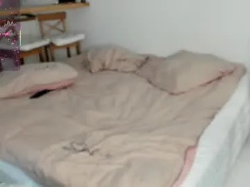 lili_and_niki Image 18