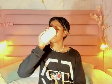 maxim_walker Image 18