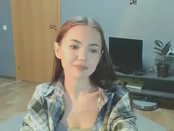 sweetieee_kira Image 3