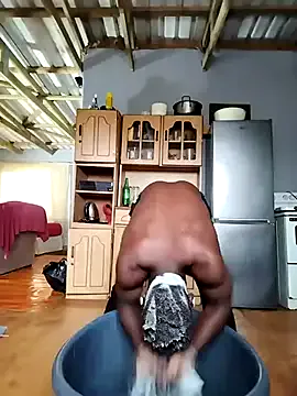 Chocolate_factory_man Image 10