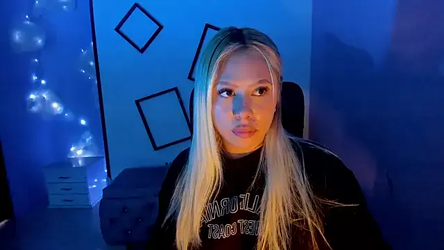 ConstansBlonde Image 17