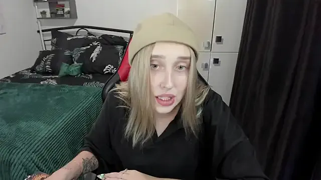 CrazyBitchInLace Image 10