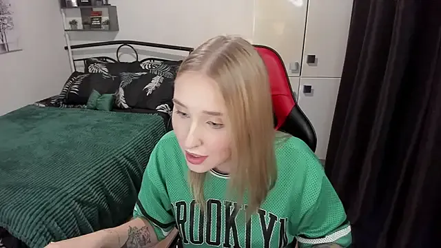 CrazyBitchInLace Image 16