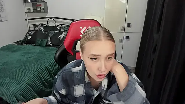 CrazyBitchInLace Image 17