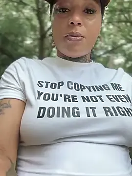 CrownedNyaries Image 3