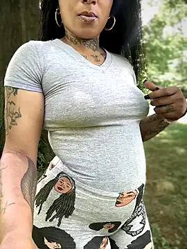 CrownedNyaries Image 7