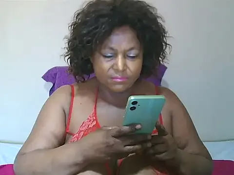 GAIGANTICBOOBS Image 5