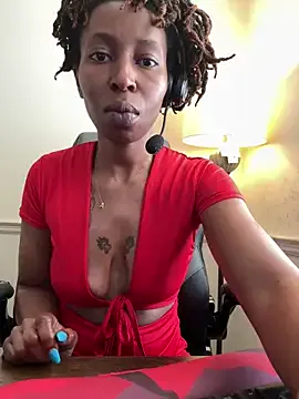 LeyaHoneybuns's Thumb Image