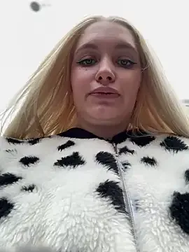 Milkyy_wway's Thumb Image