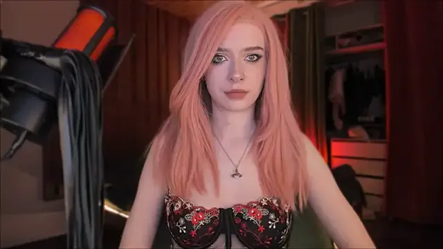 Mistress_Iris Image 2