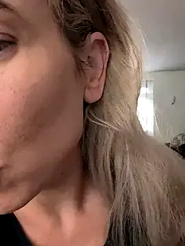 NaomiAndFriends Image 6